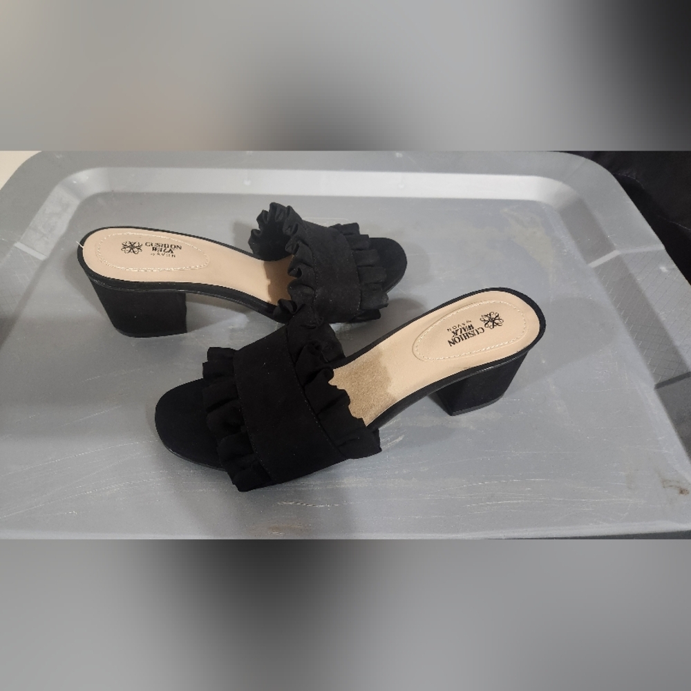 NWOB Ruffle Sueded Slides - Picture 3 of 7